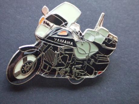 Yamaha motor met koffer